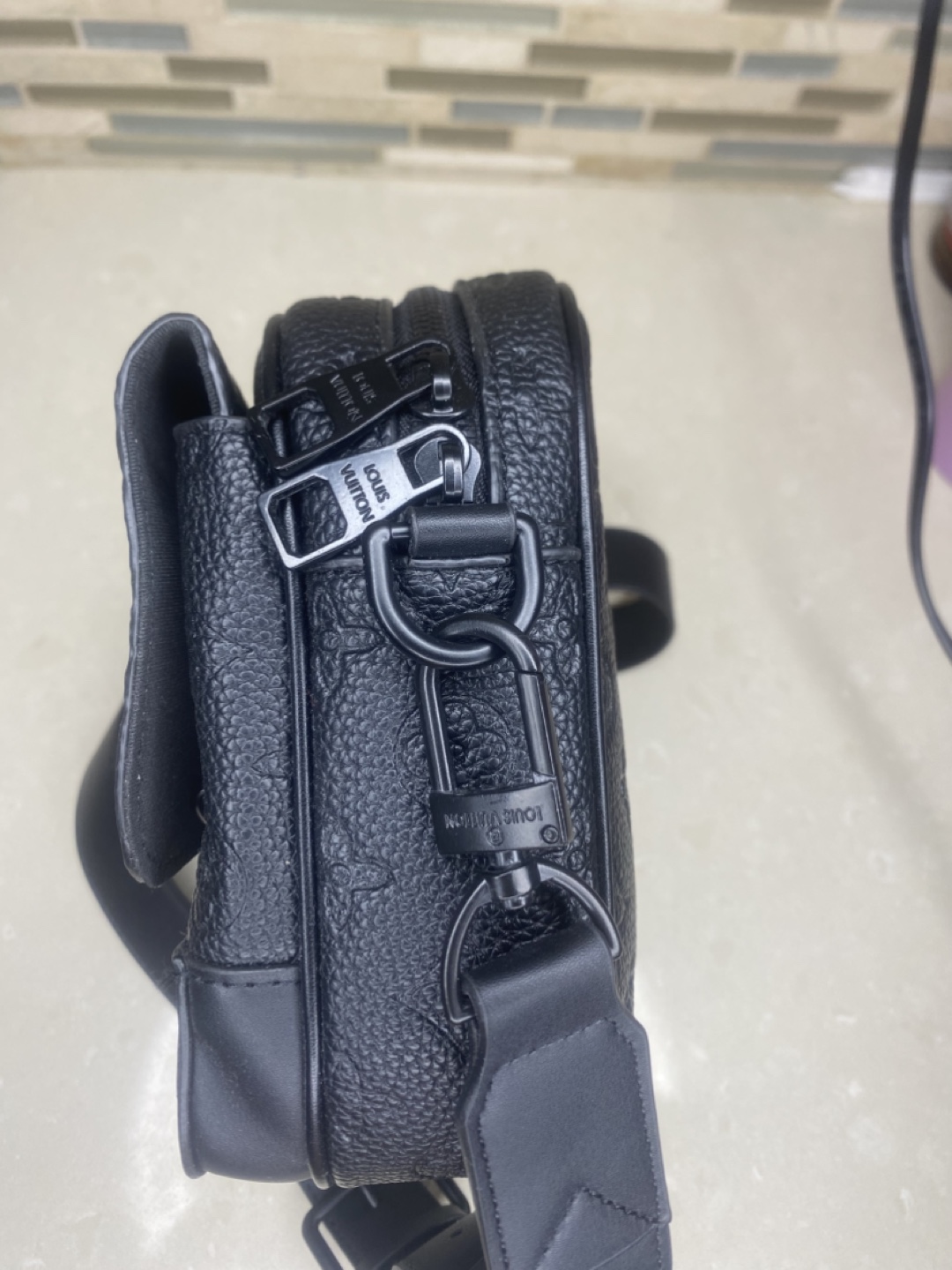 LV Steamer Messenger Bag (NEGOTIABLE) - photo 5