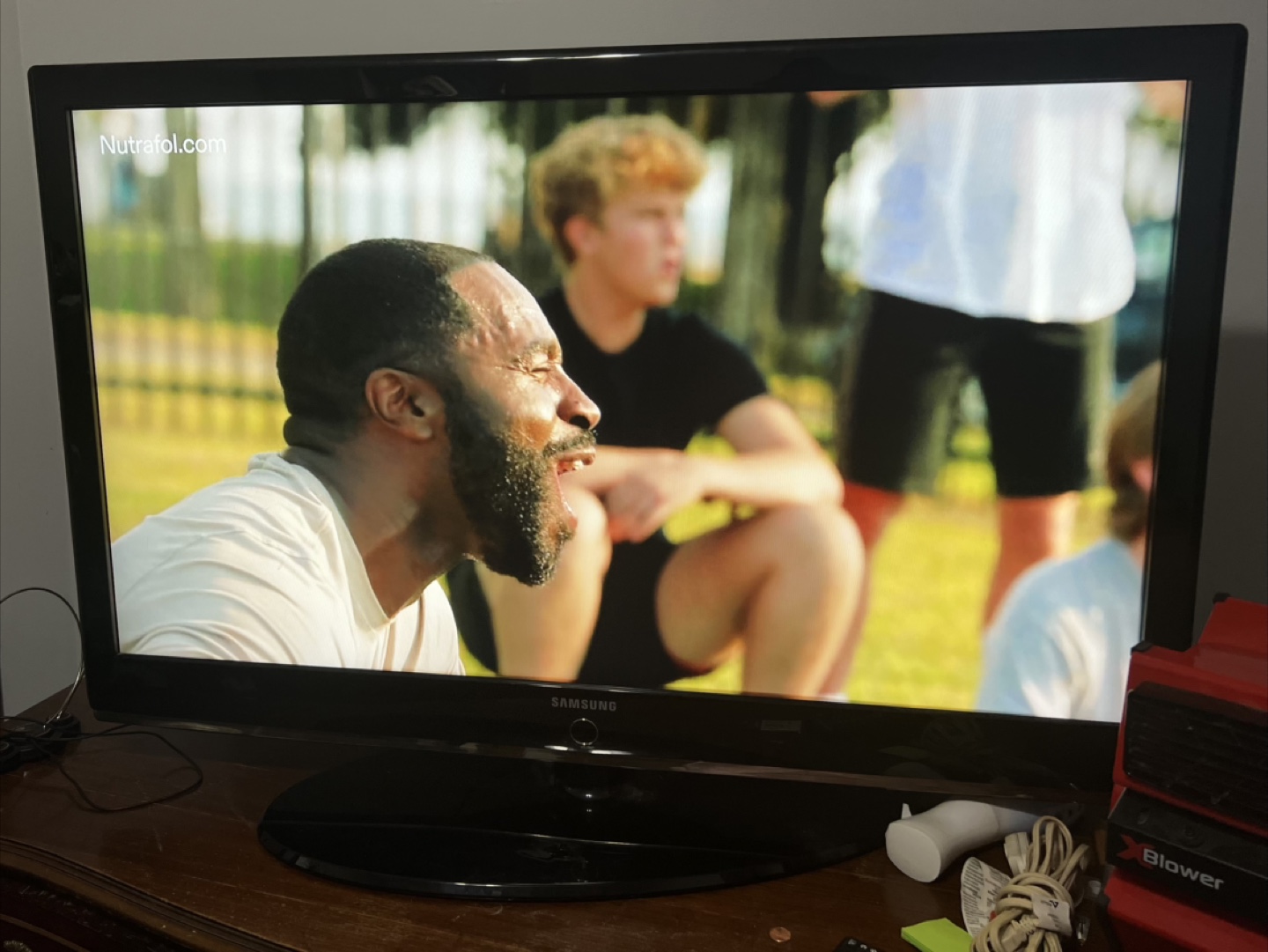Samsung 46" TV - photo 3