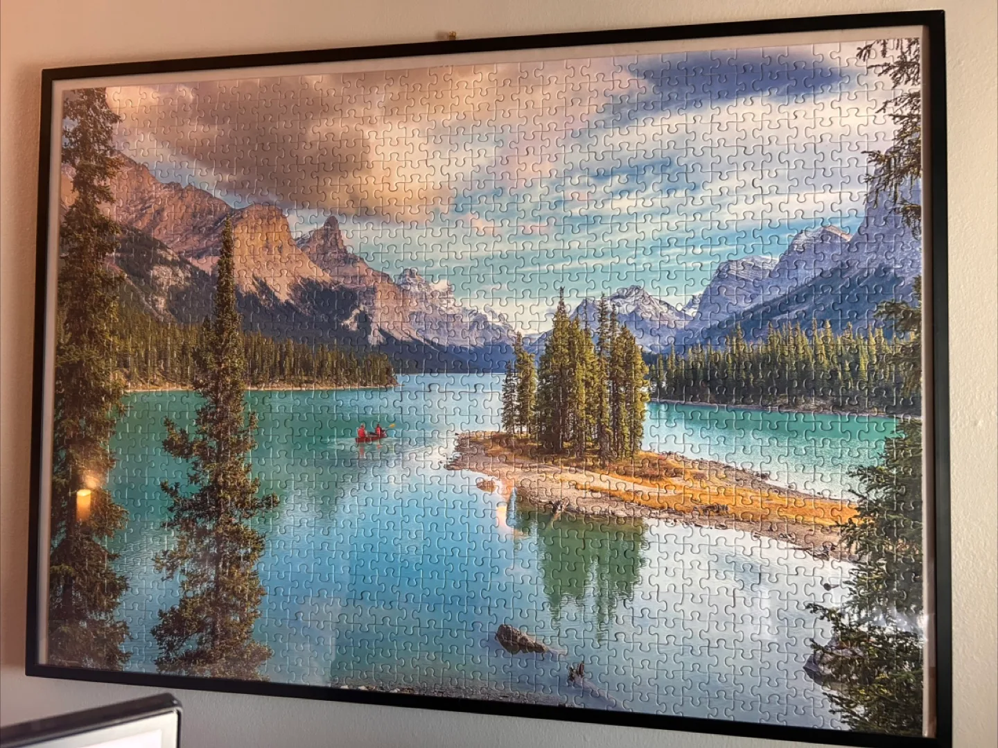Frame + Puzzle Eurographics 1000-Piece Maligne Lake, Alberta thumbnail