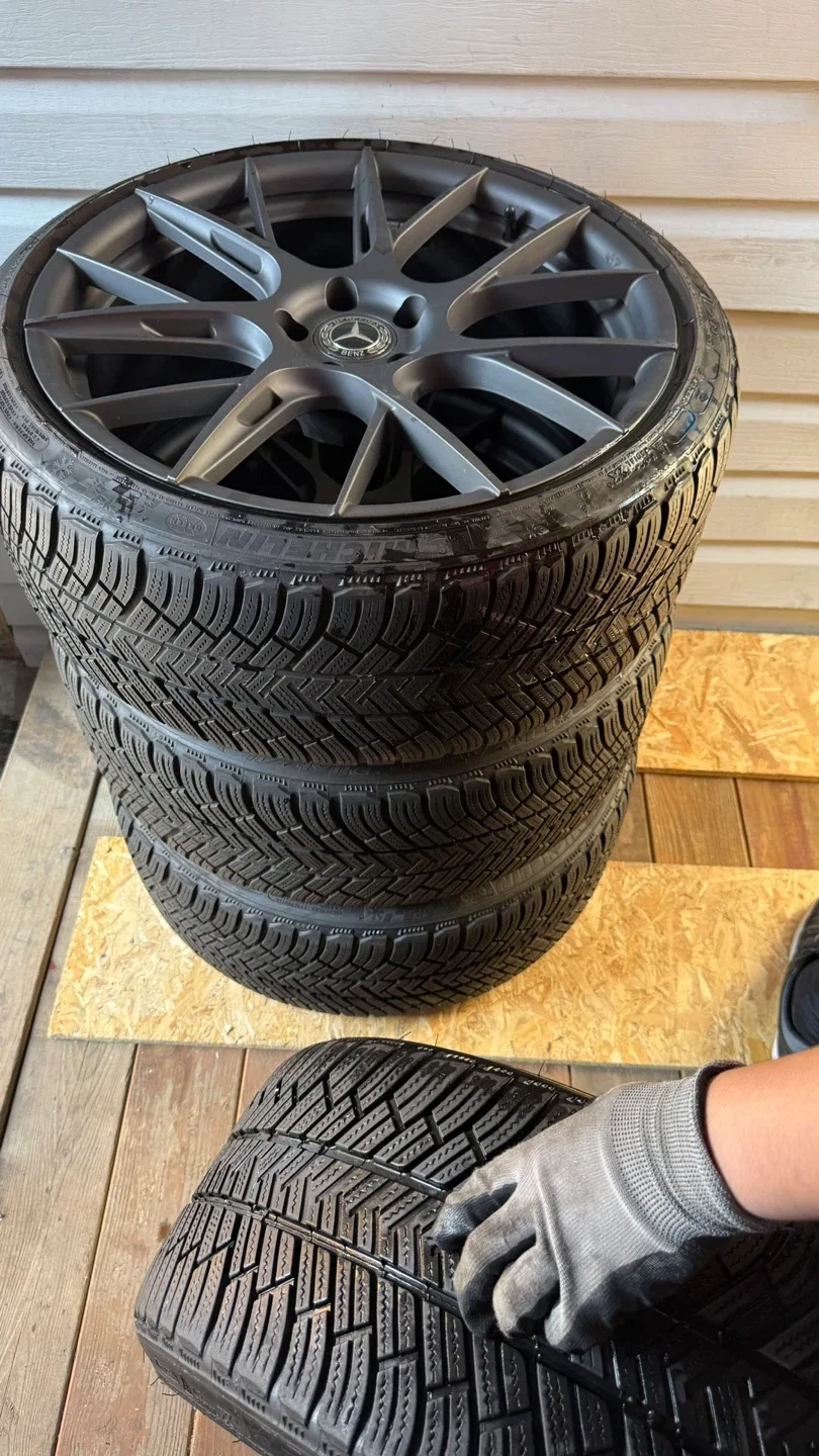 245/35R20 Mercedes-Benz sports rims and tires image indicator(8)