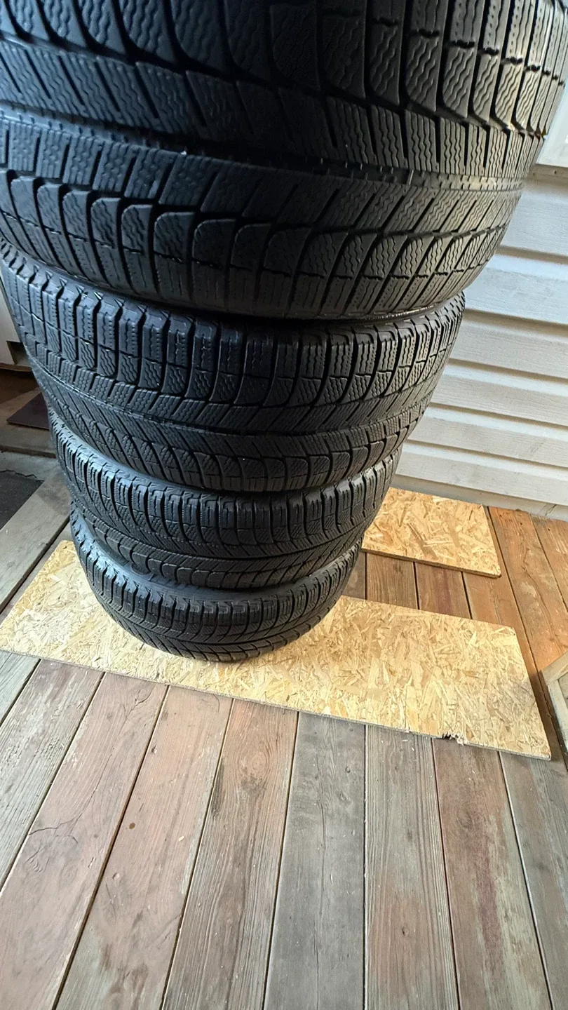 225/45R18 Mercedes-Benz AMG C class rims and winter tires image indicator(2)