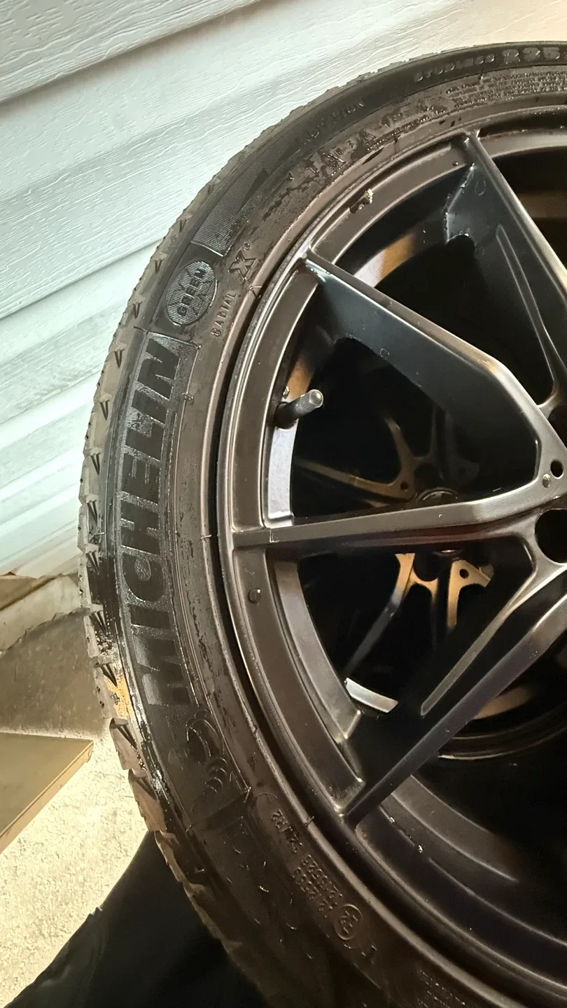 225/45R18 Mercedes-Benz AMG C class rims and winter tires image indicator(4)