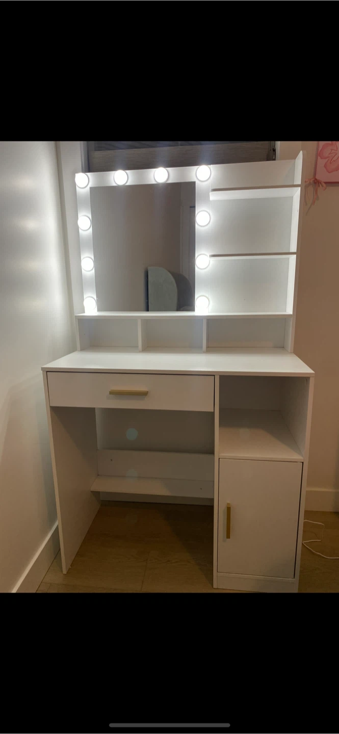 White Vanity Makeup Table with Lights