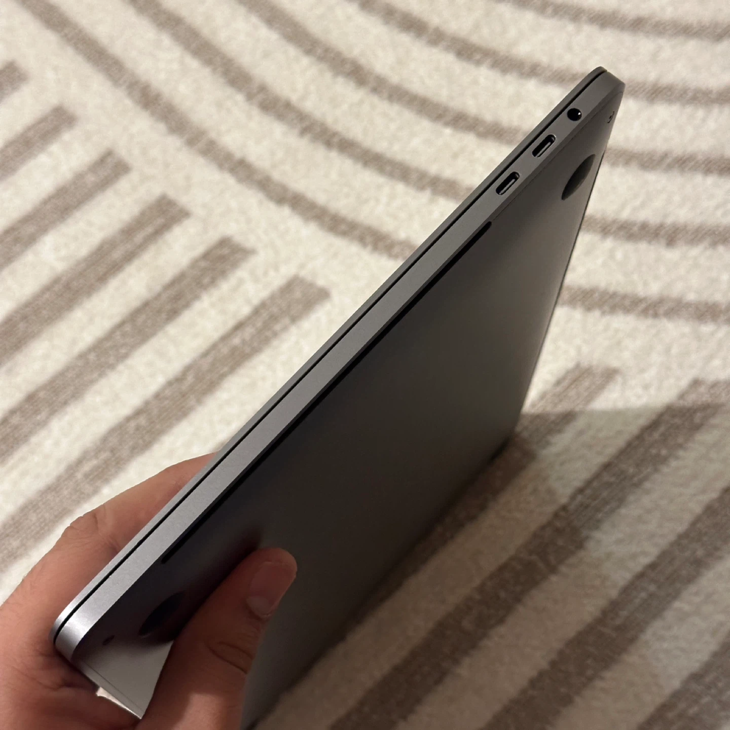 Apple MacBook Pro - 2020 - 13 inches - i5 16/512 GB - Space Grey - photo 4