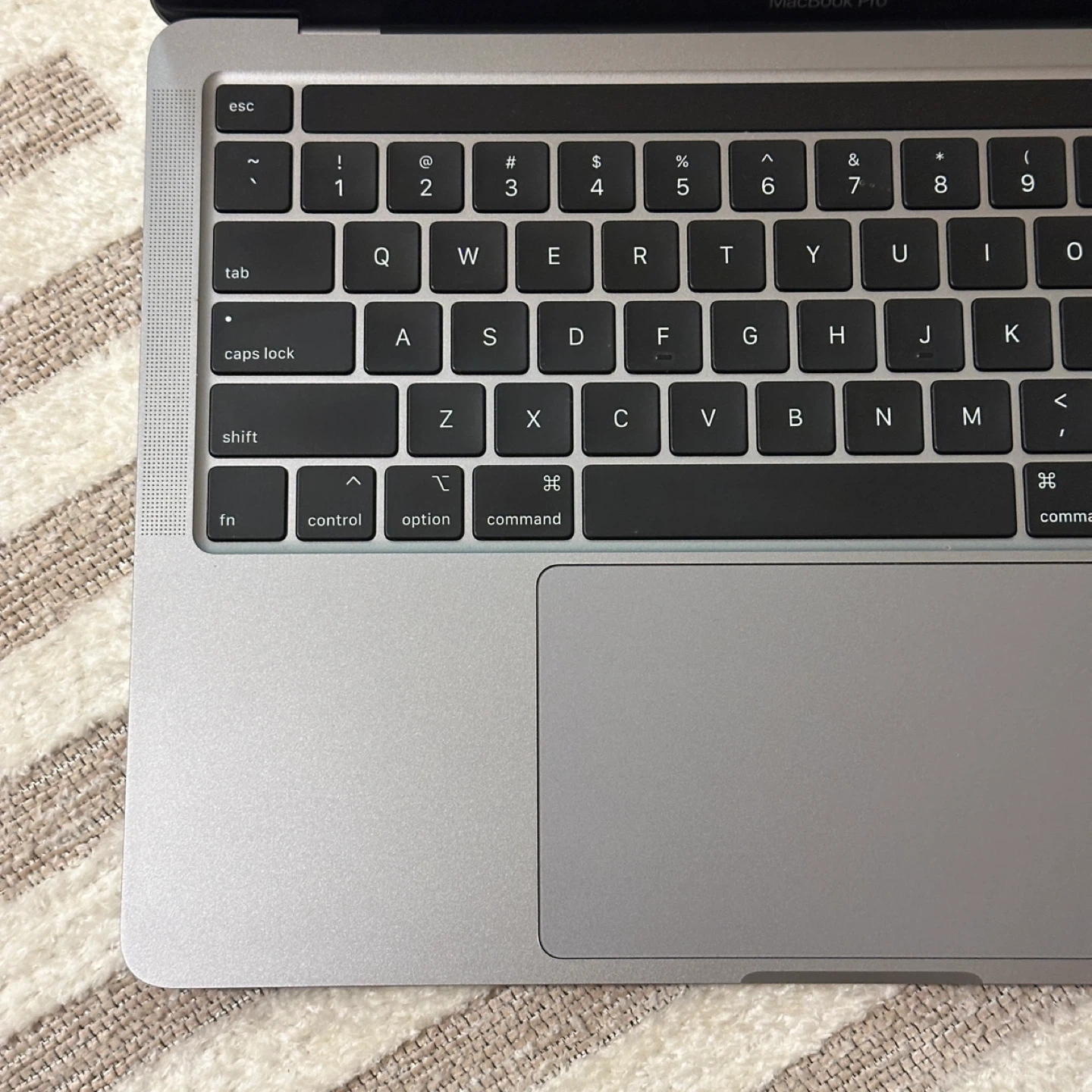 Apple MacBook Pro - 2020 - 13 inches - i5 16/512 GB - Space Grey - photo 2