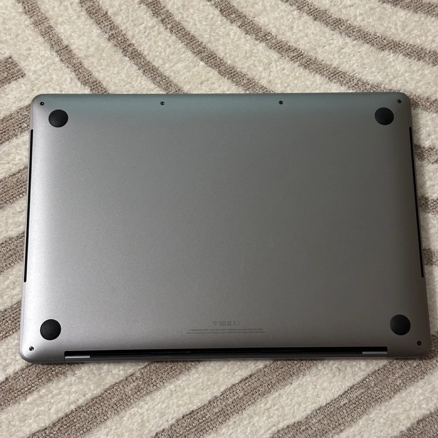 Apple MacBook Pro - 2020 - 13 inches - i5 16/512 GB - Space Grey image indicator(8)