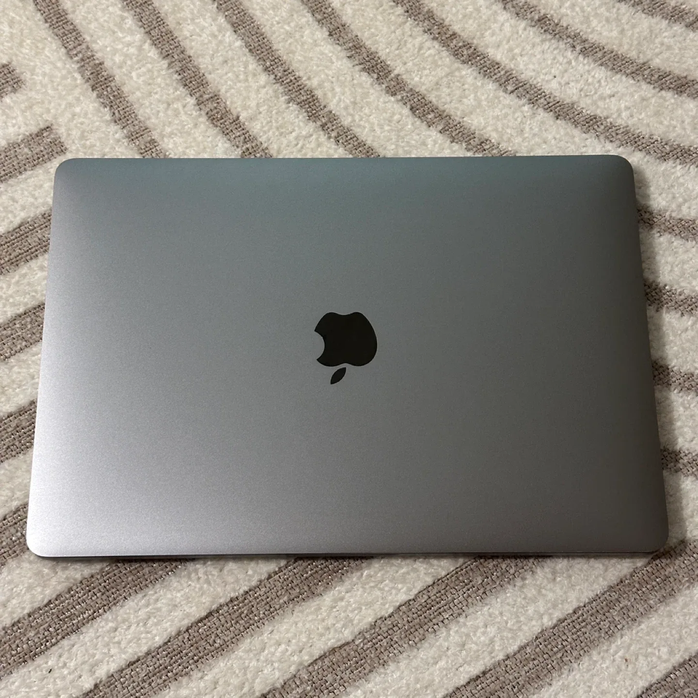 Apple MacBook Pro - 2020 - 13 inches - i5 16/512 GB - Space Grey image indicator(9)