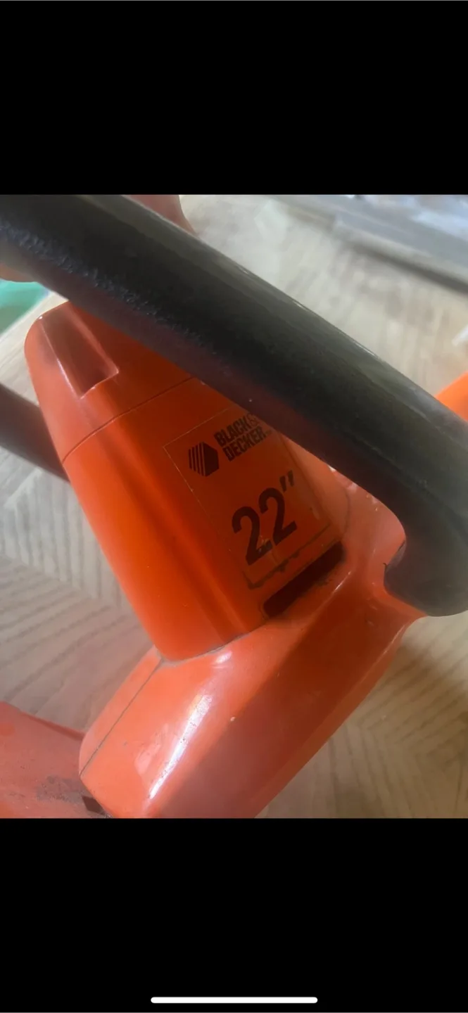 Black & Decker 22" Hedge Trimmer thumbnail