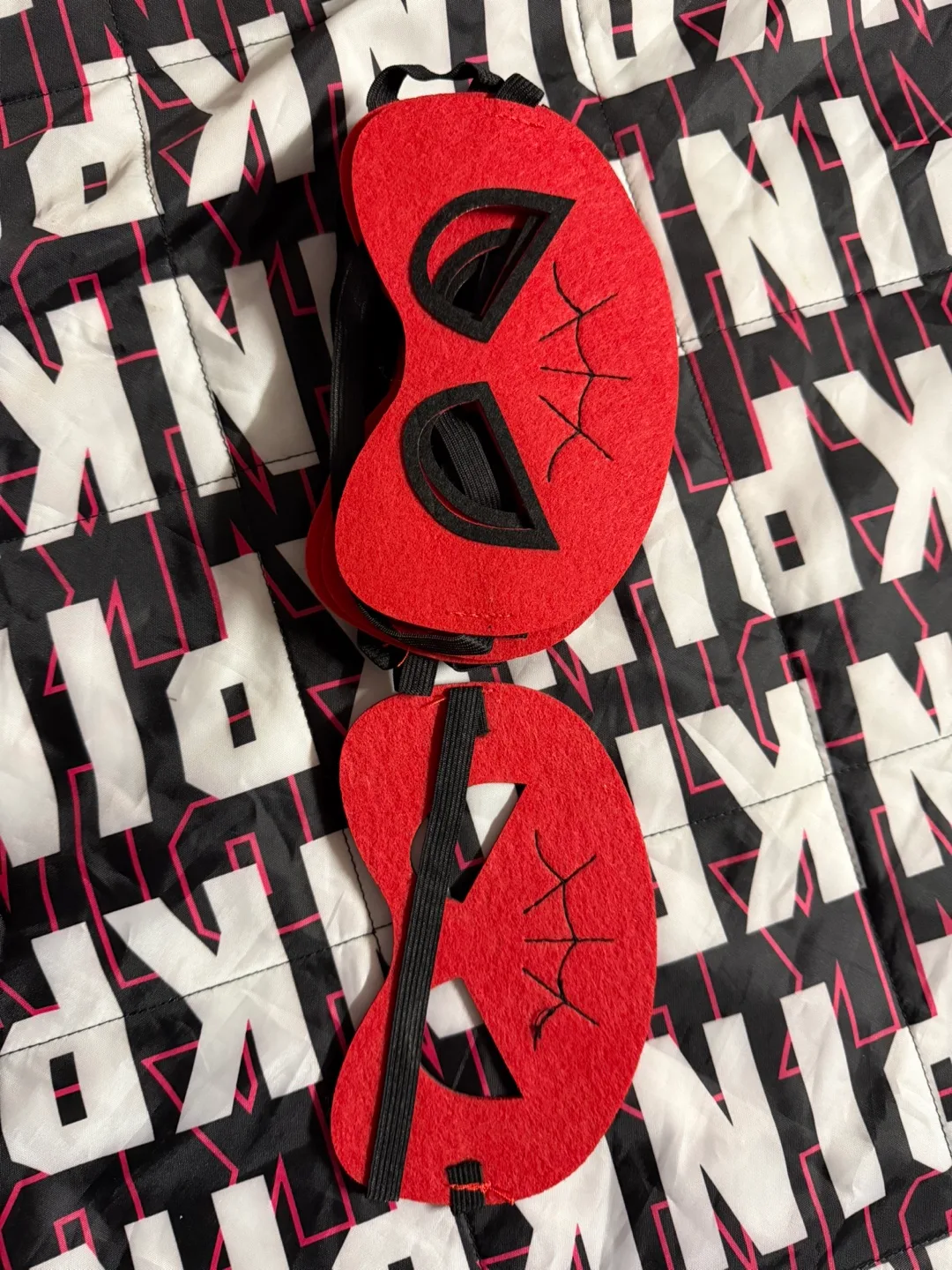 Red Halloween Felt Mask thumbnail