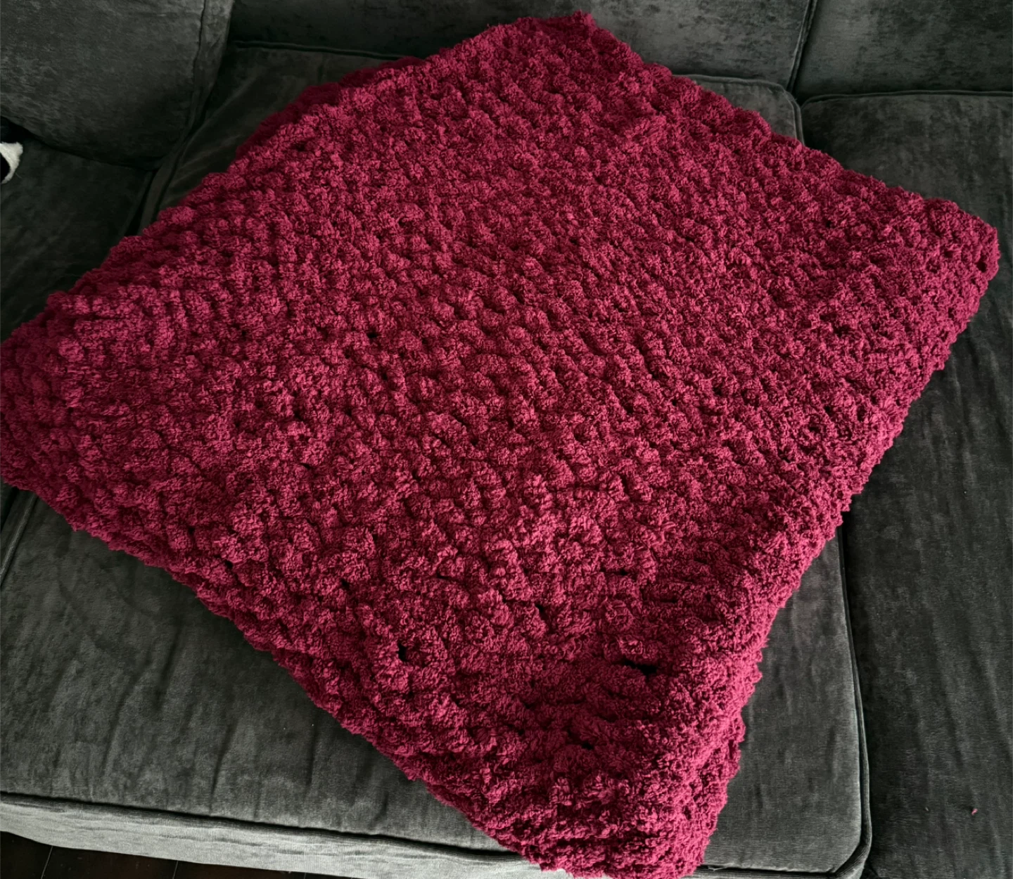 Burgundy Chunky Knit Blanket - photo 2