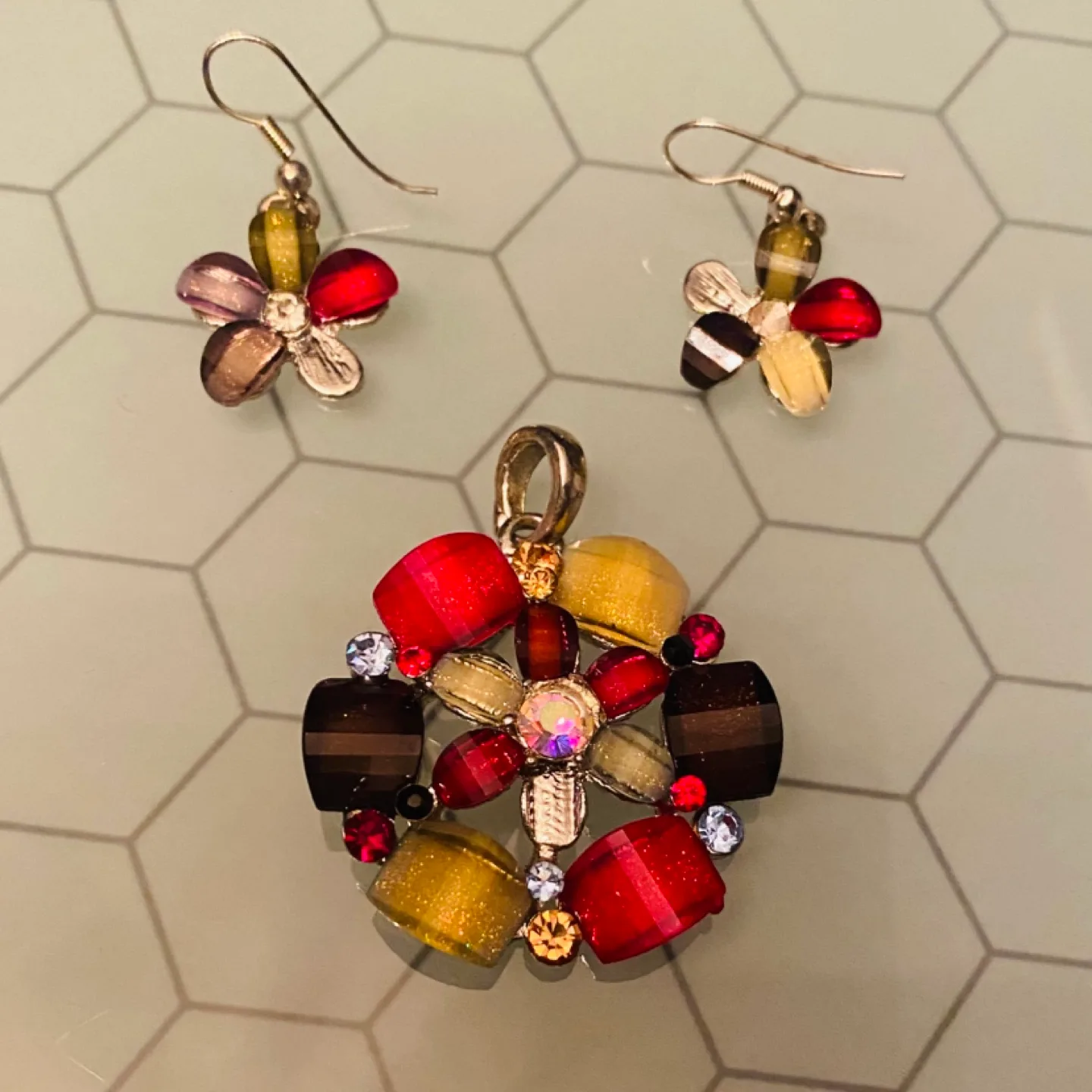 Jewel-tone Pendant + Earrings #freecycle thumbnail
