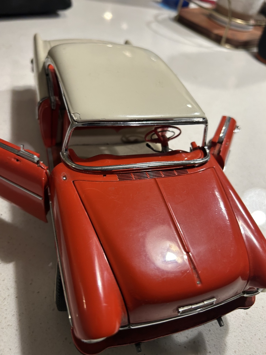 Vintage Red & White Diecast Car - photo 4