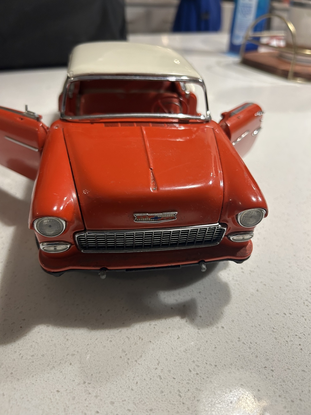 Vintage Red & White Diecast Car - photo 3