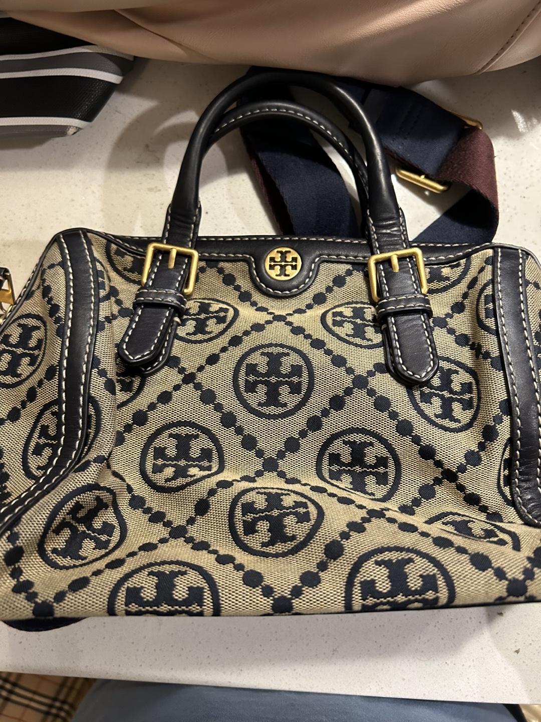 Lot of 6 handbags with a Tory Burch Satchel - photo 5
