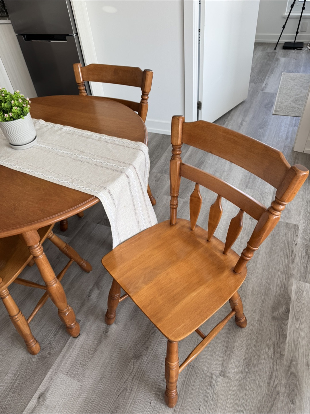 Round Wooden Dining Table with 4 Chairs - photo 2