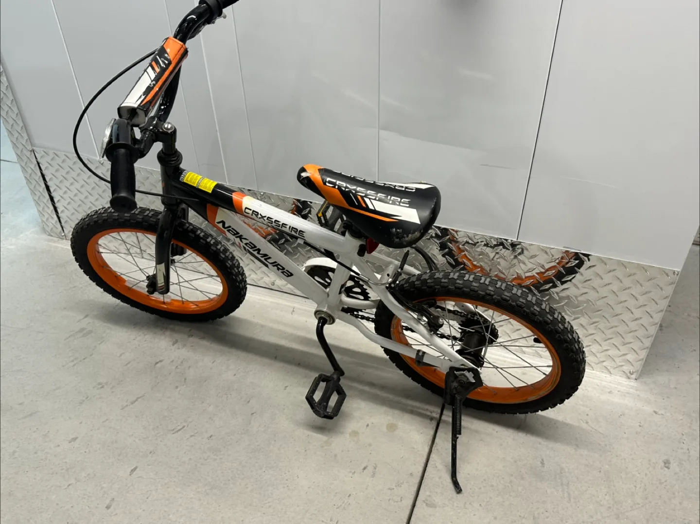 Nakamura Crossfire Kids Bike - Orange & White image indicator(3)