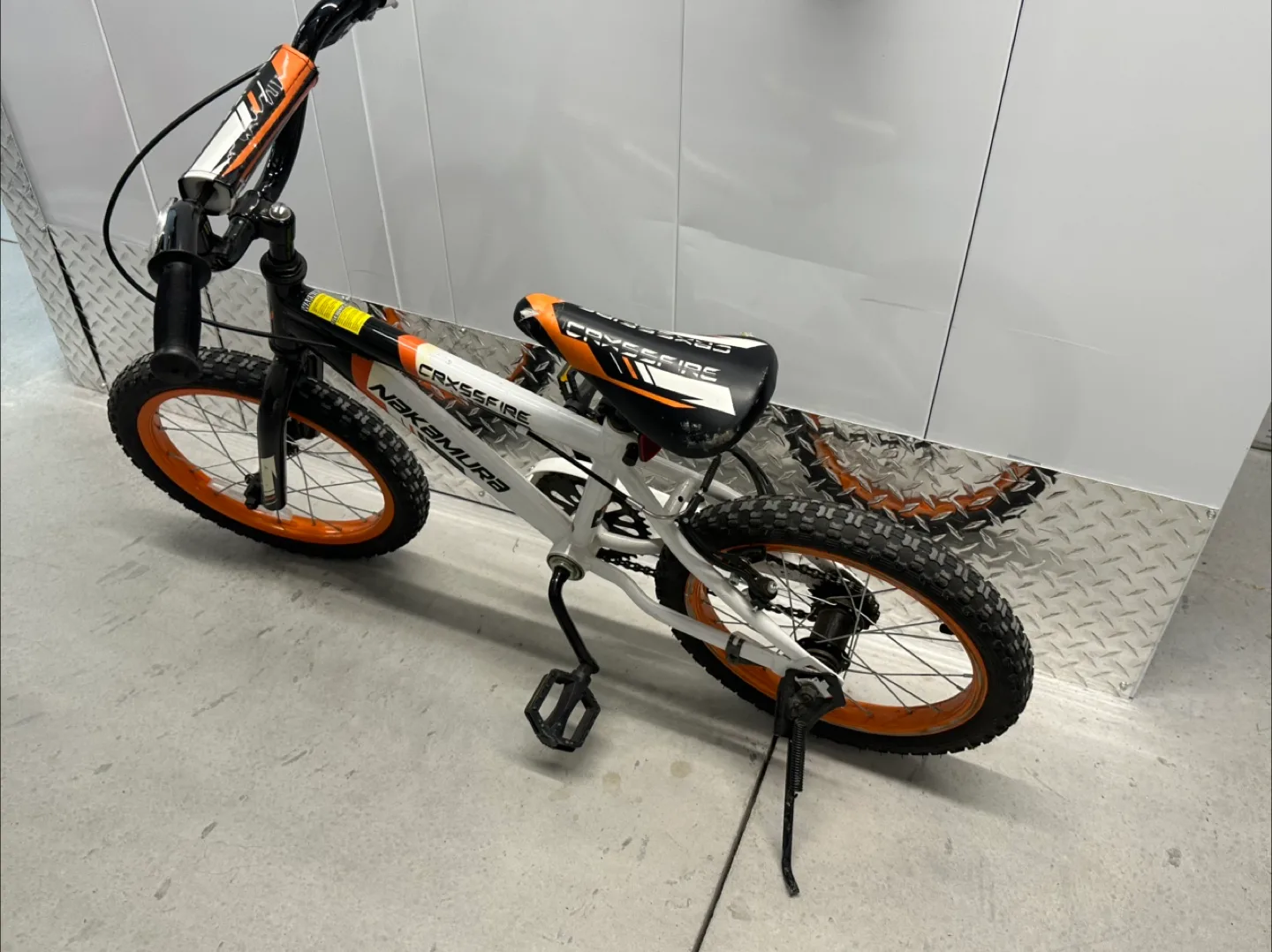 Nakamura Crossfire Kids Bike - Orange & White image indicator(4)
