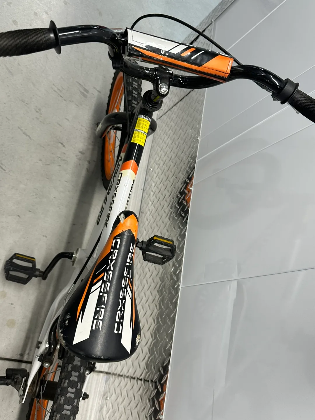 Nakamura Crossfire Kids Bike - Orange & White image indicator(2)
