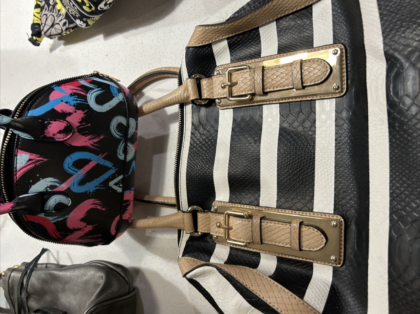 Burberry look Plaid Shoulder Bag with a total lot of six bags