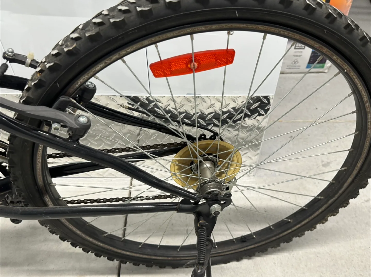 Mountain Bike - Silver & Green image indicator(2)