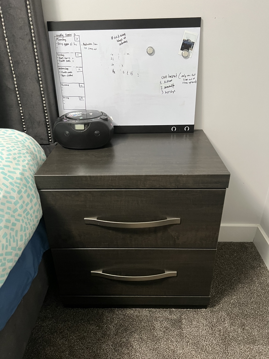Queen size bed with mattress and two nightstands - photo 2