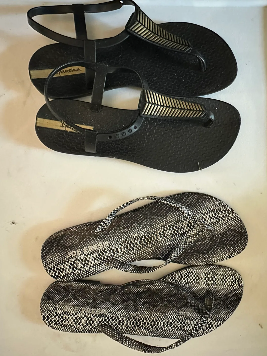 Mixed Lot of Women's Sandals & Flats image indicator(3)