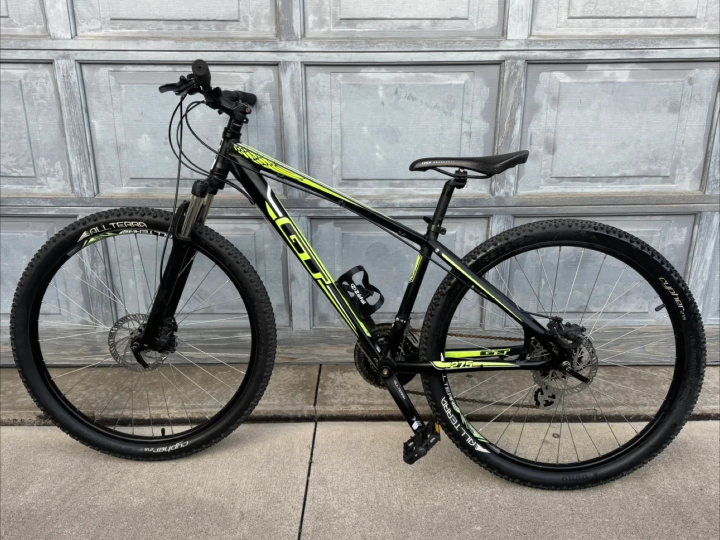 GT Aggressor 27.5 Mountain Bike image indicator(7)