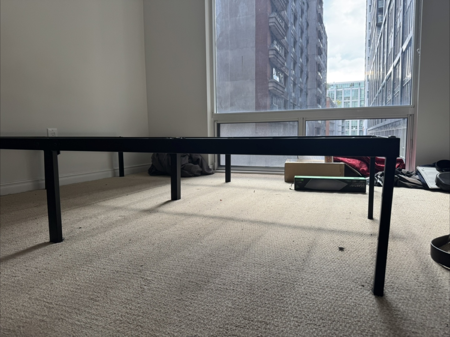 Queen-size metal bed frame - photo 2