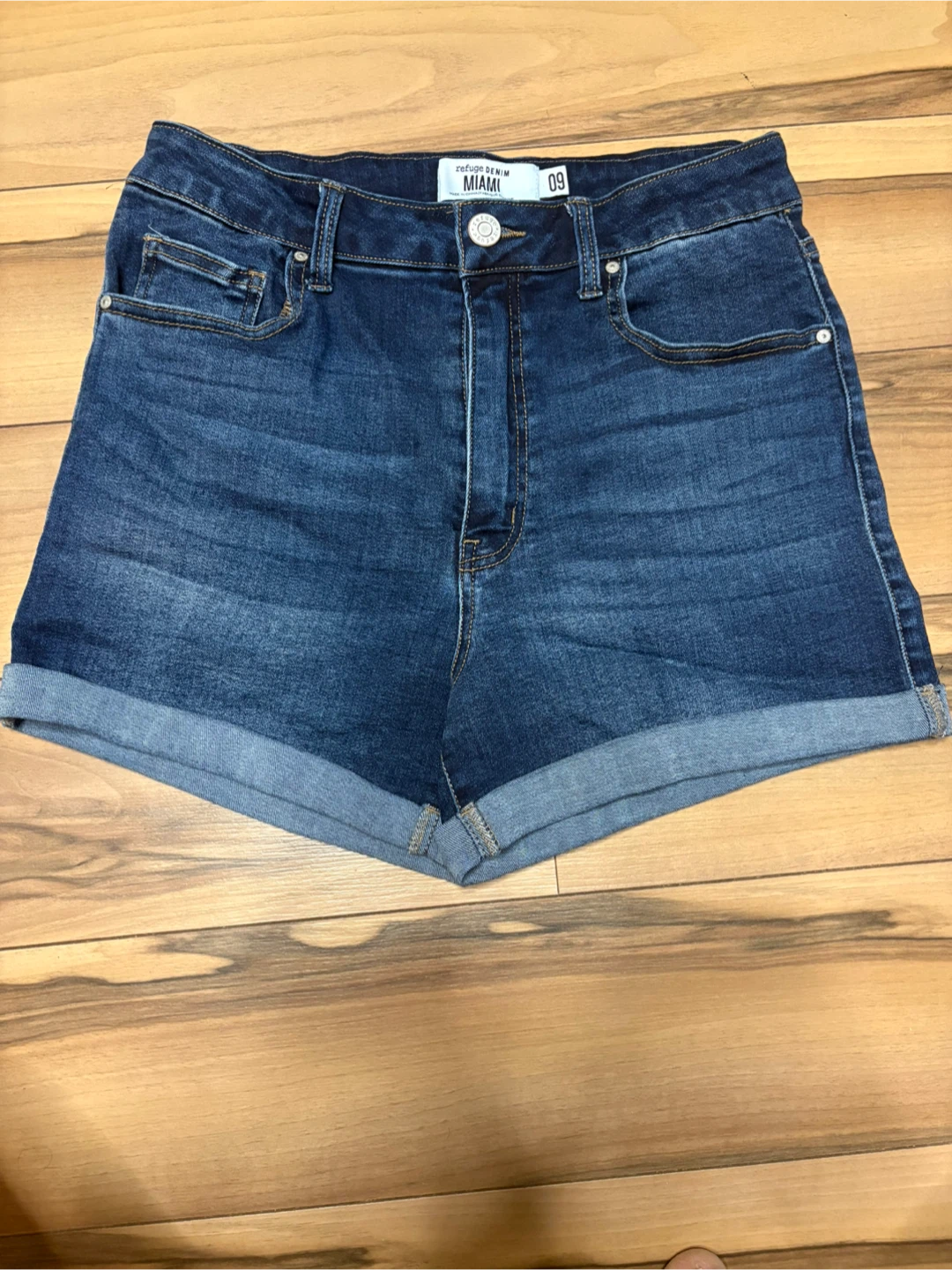 Refuge Denim Miami Shorts - Size 09