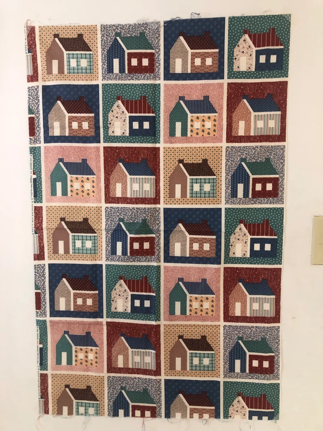 House Pattern Quilt Fabric Piece image indicator(5)