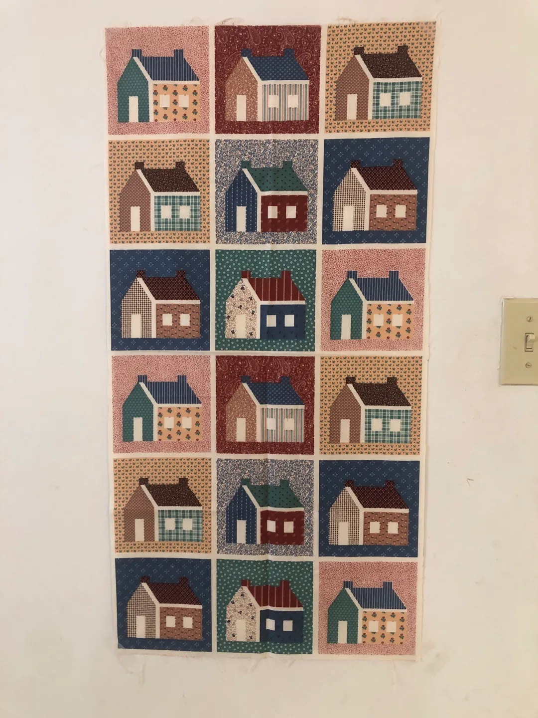 House Pattern Quilt Fabric Piece image indicator(2)