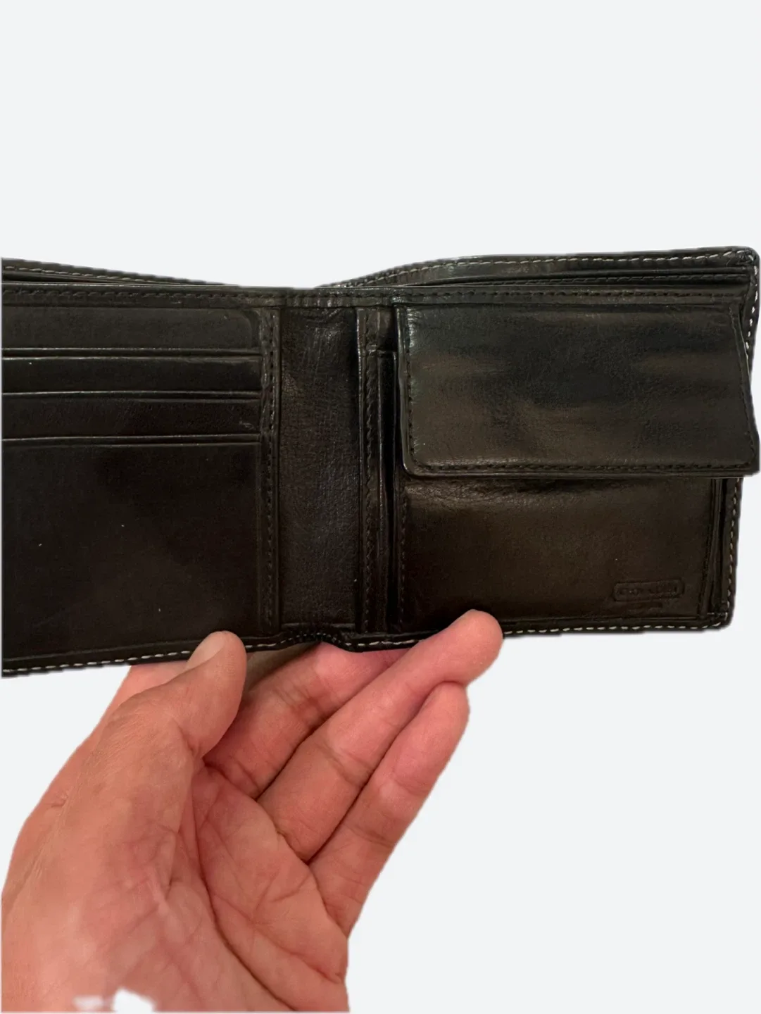 Pre-loved Coach Black Leather Wallet image indicator(2)