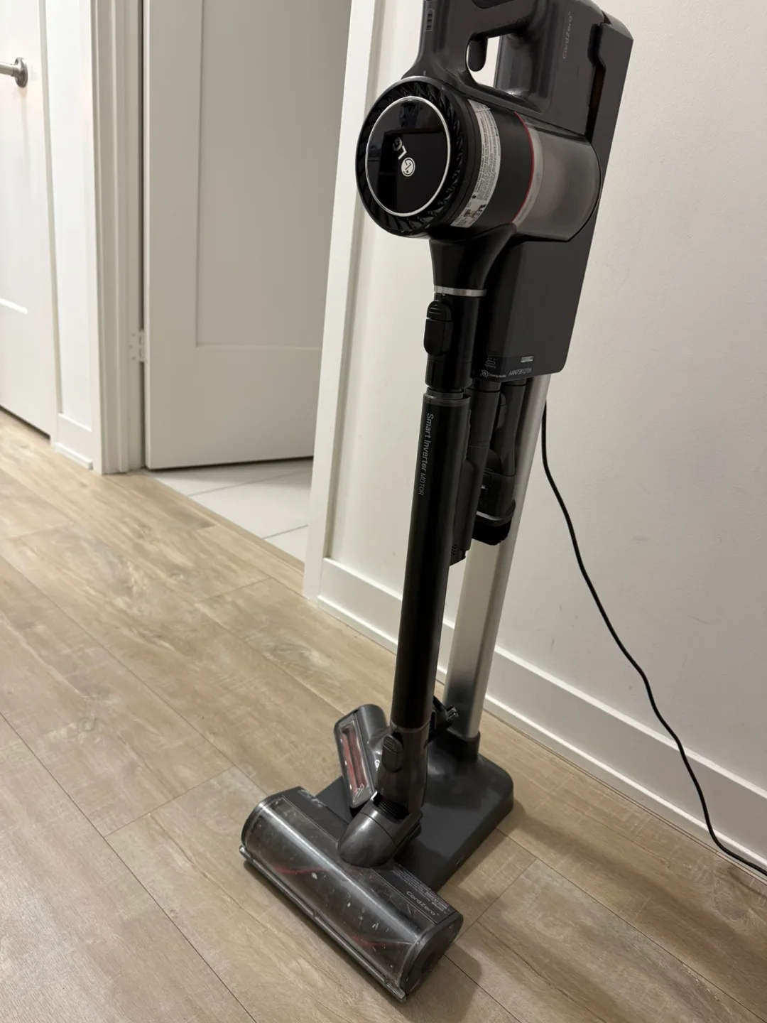 LG CordZero Smart Inverter Stick Vacuum thumbnail