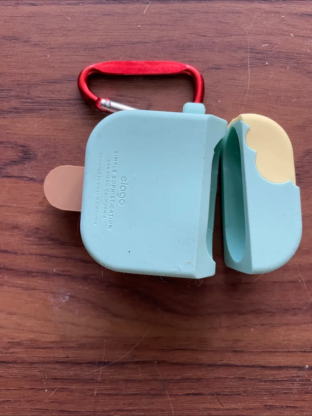 Elago Ice Cream AirPods Case image indicator(2)