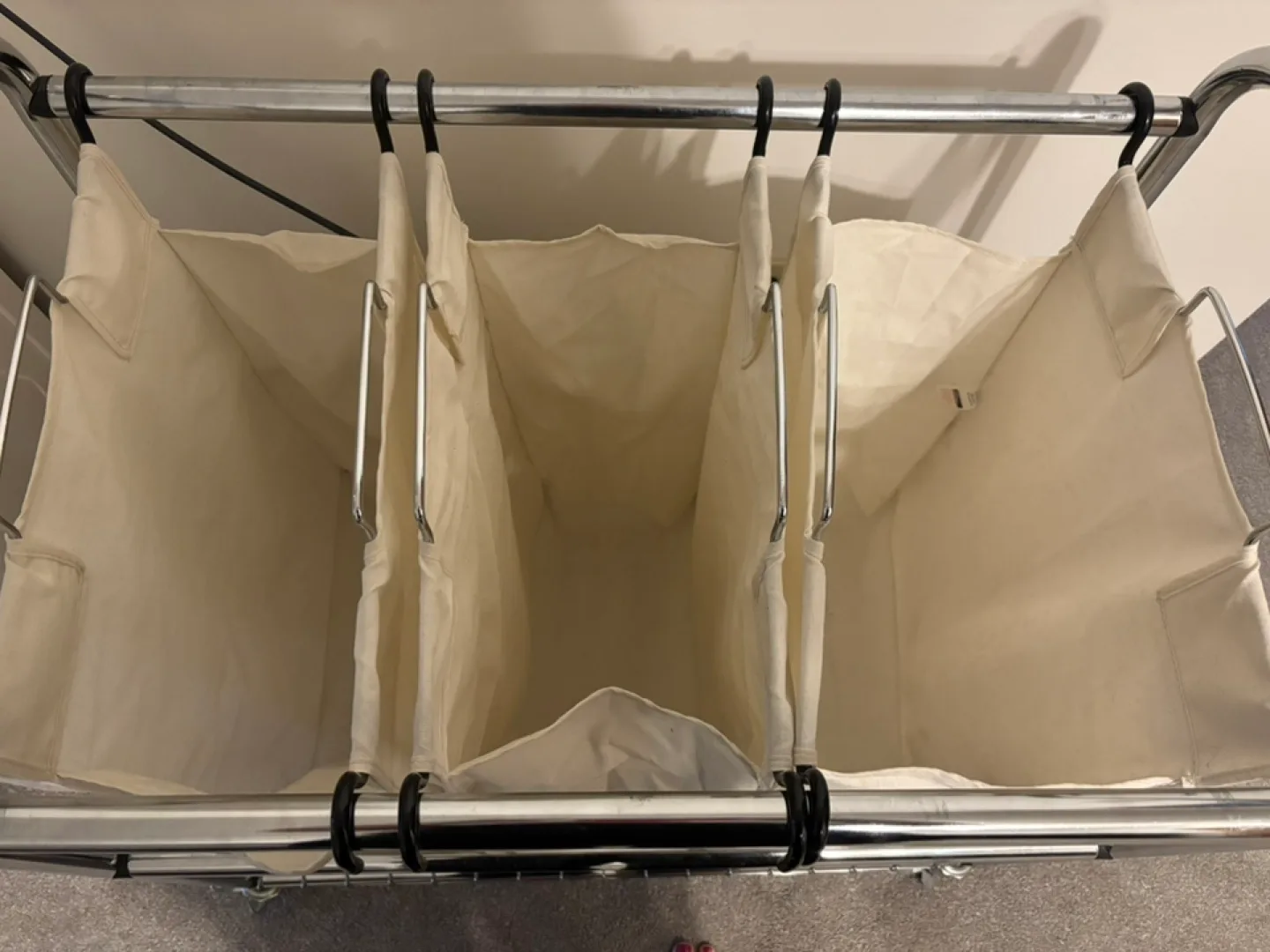 Triple Laundry Sorter Cart image indicator(2)