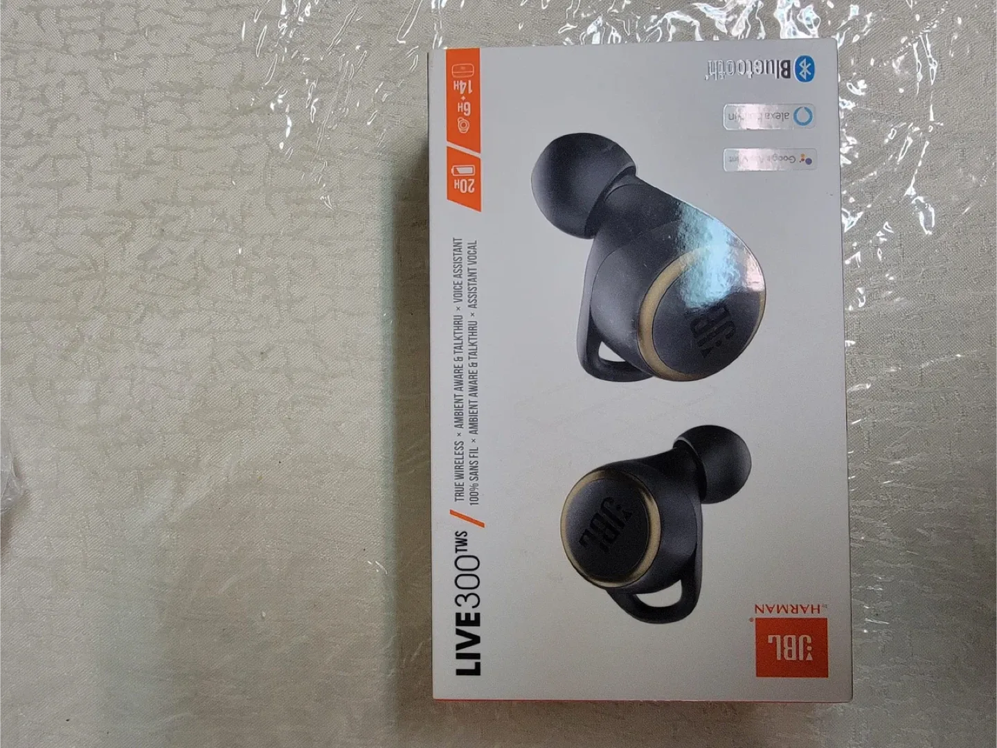 New JBL LIVE 300TWS True Wireless Earbuds thumbnail