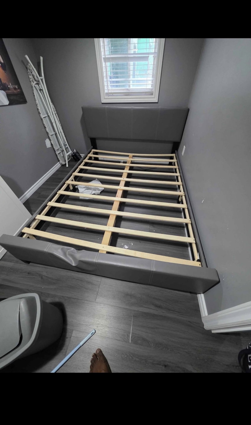 Queen size bed frame - Free - photo 3