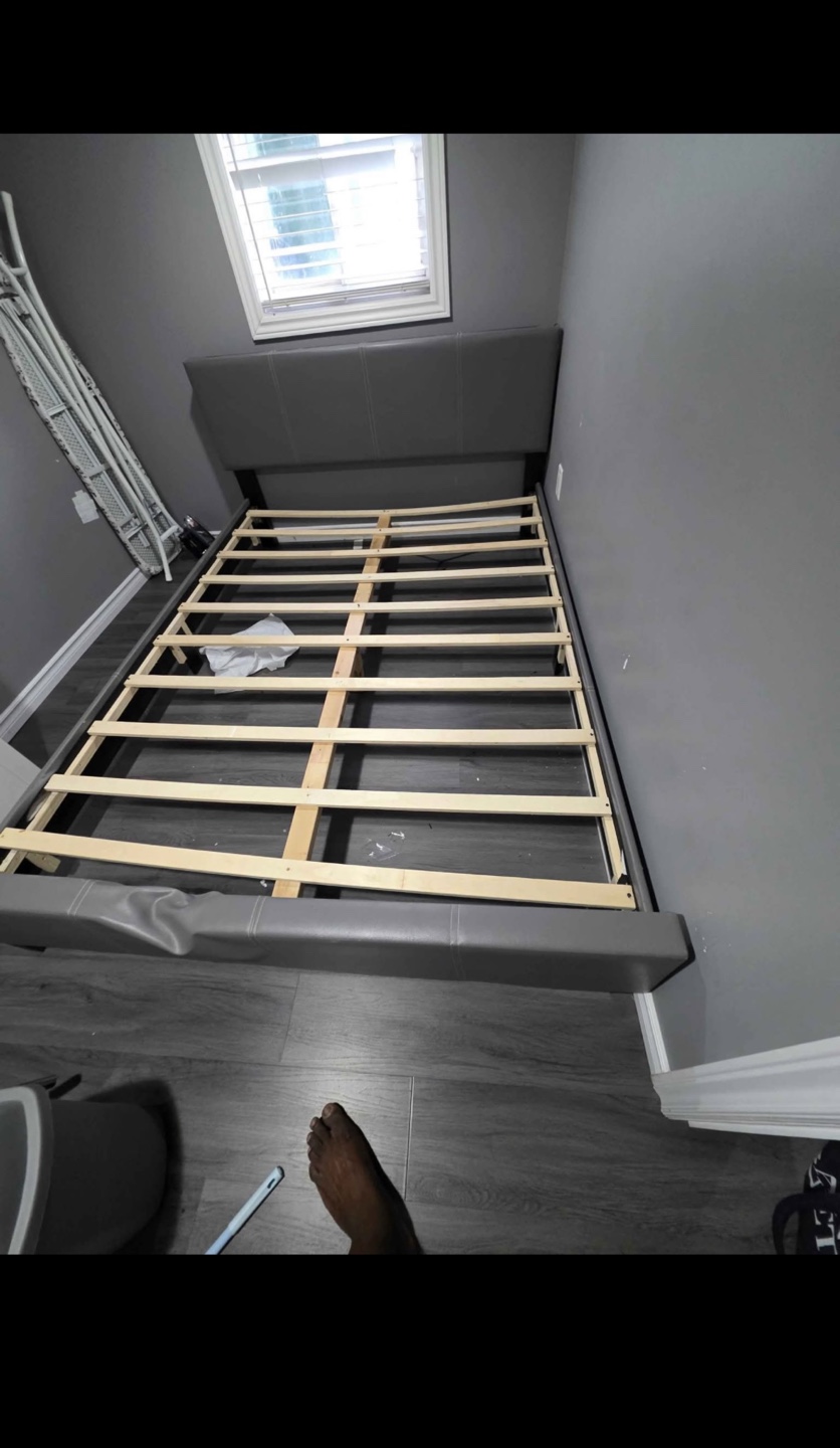 Queen size bed frame - Free