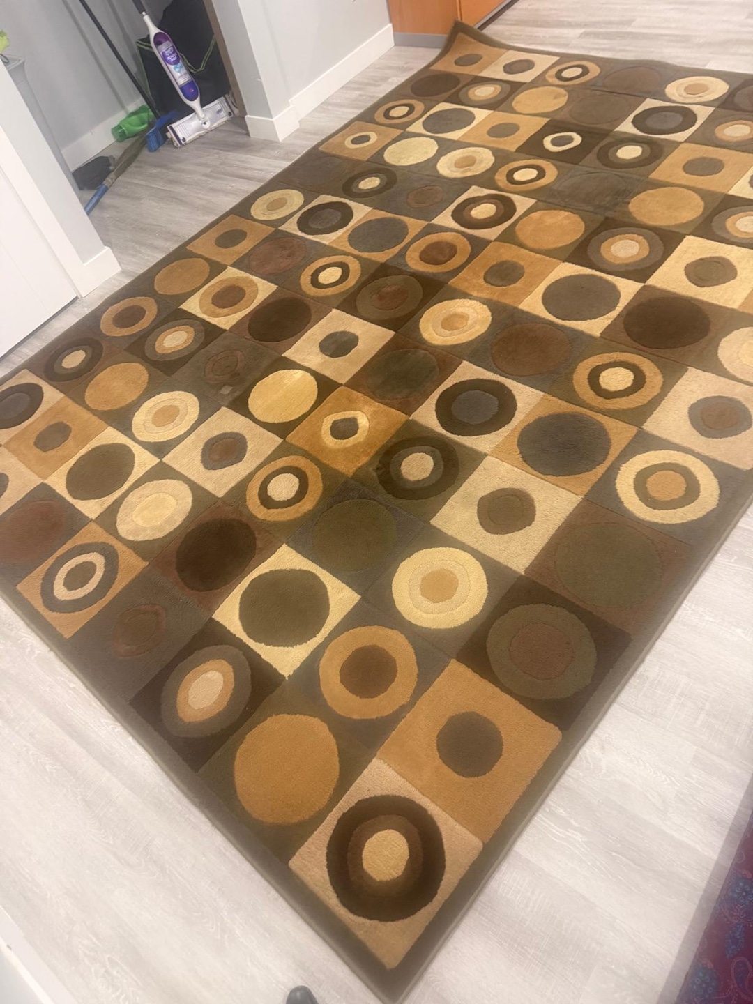 Geometric Pattern Area Rug - Brown & Beige
