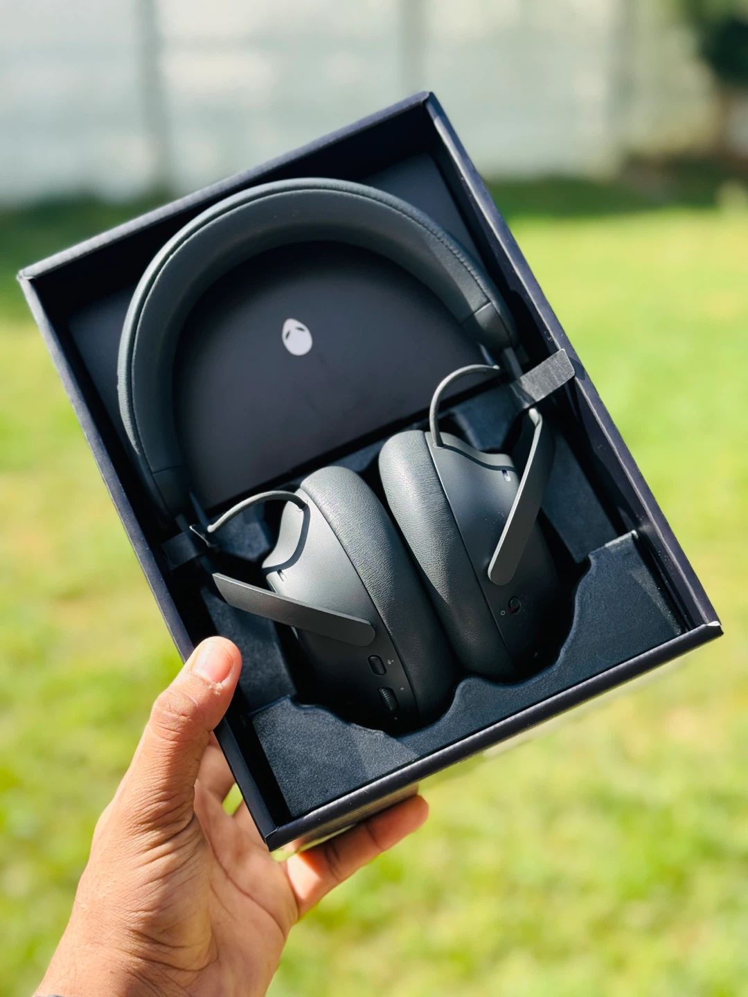 Open boxAlienware Pro Wireless Gaming Headset - photo 5