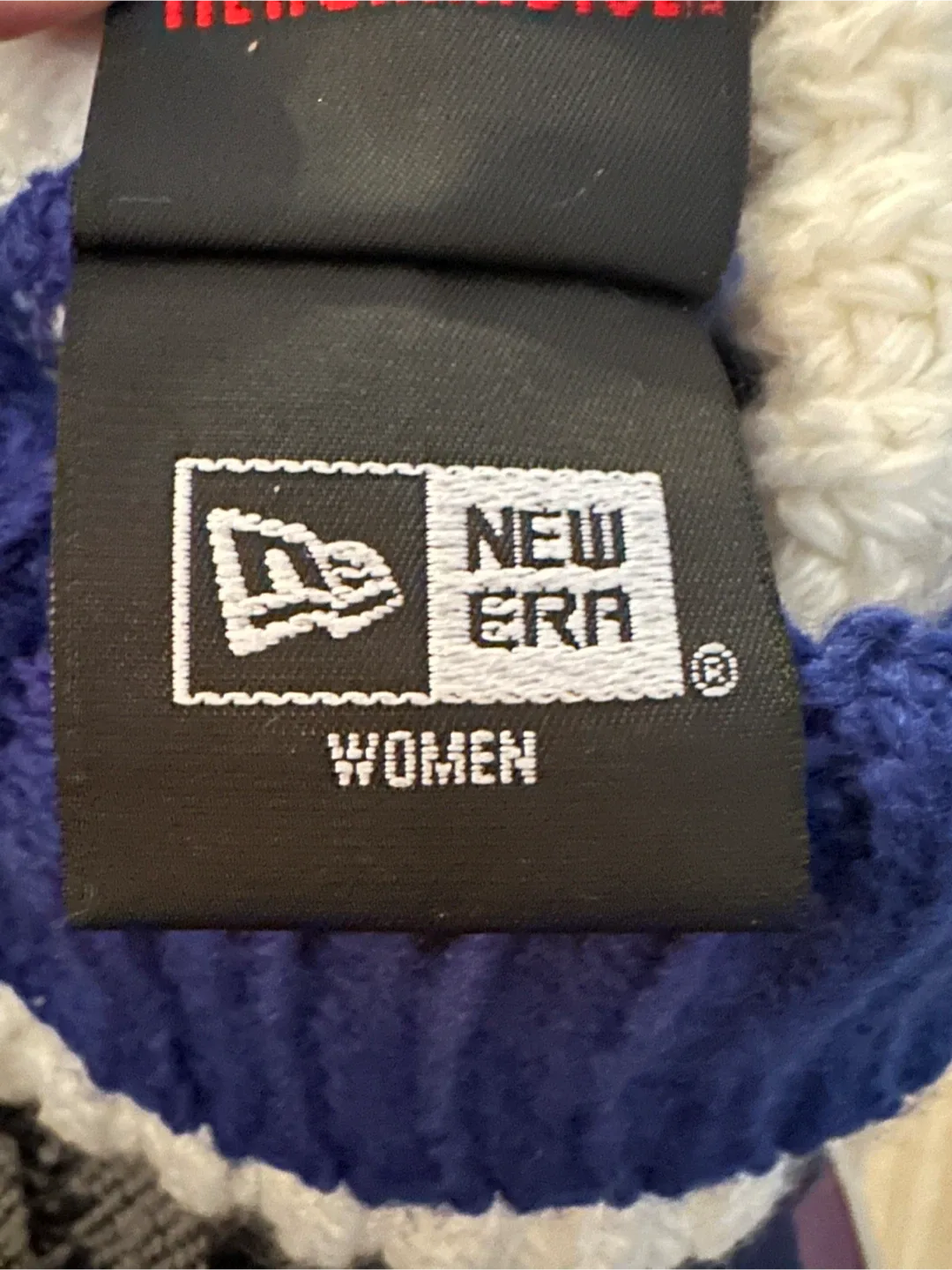 Blue Jays Toque / Knit Winter Hat with PomPom image indicator(2)