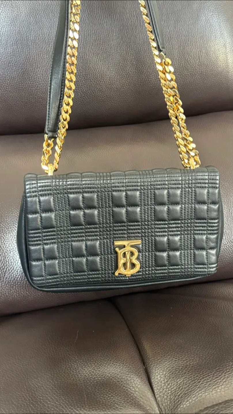 Burberry Black Quilted Chain Bag Black. thumbnail