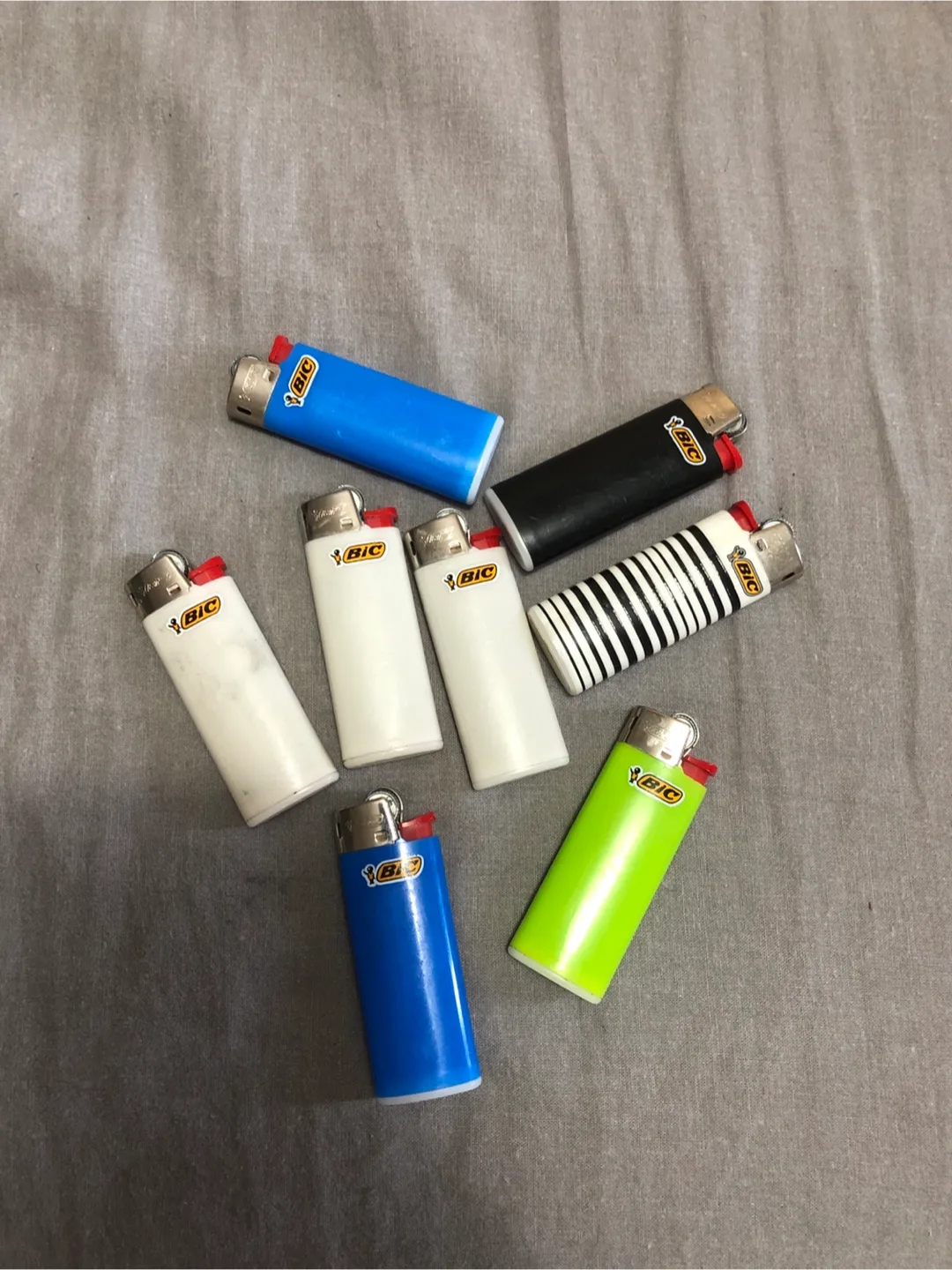 Lot of 7 BIC Lighters thumbnail