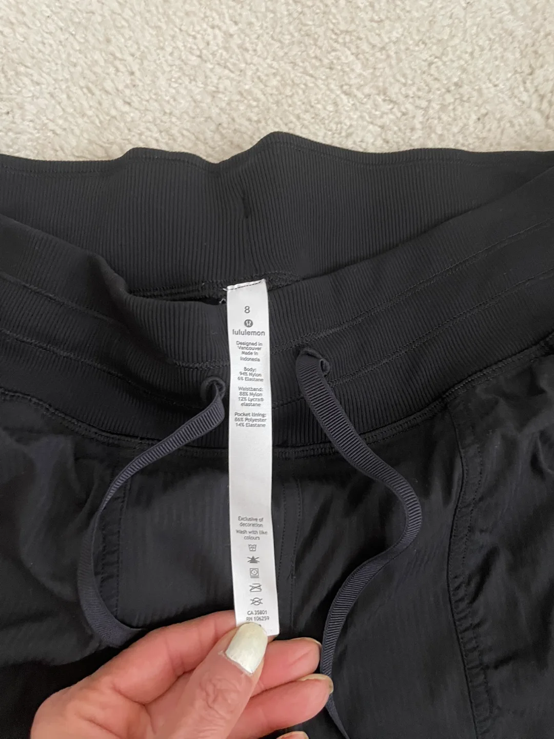 Lululemon Black Jogger Pants Size 8 image indicator(2)