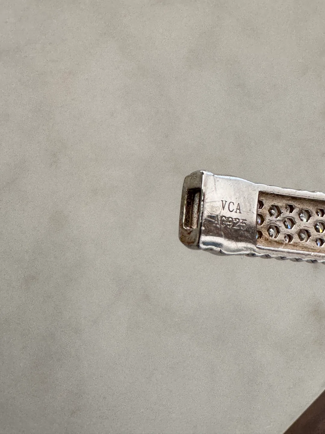 Van Cleef & Arpels Silver Bangle image indicator(4)