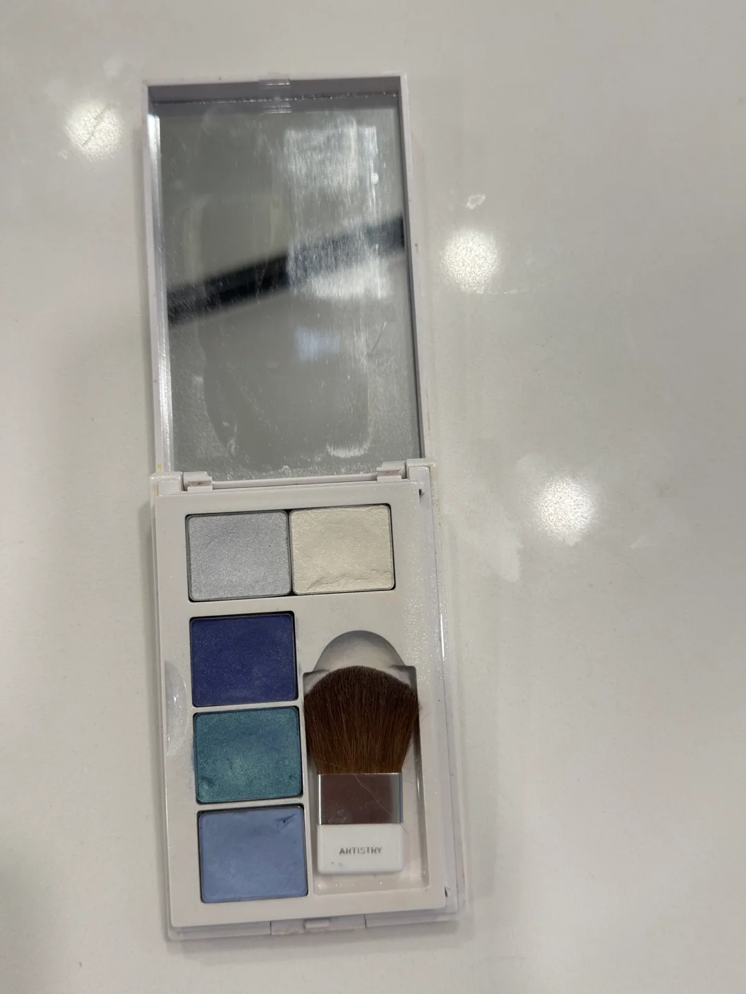 Artistry Eyeshadow Palette thumbnail