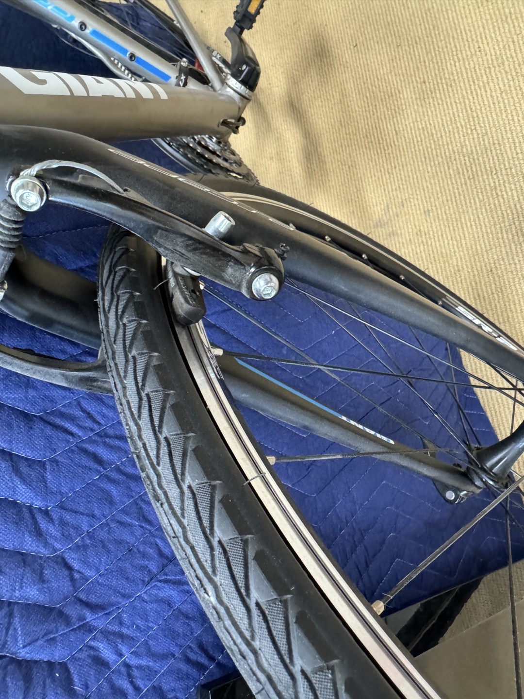 Giant Escape On-Road Sport Bike - photo 5