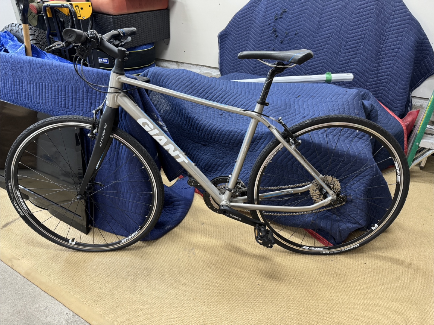 Giant Escape On-Road Sport Bike