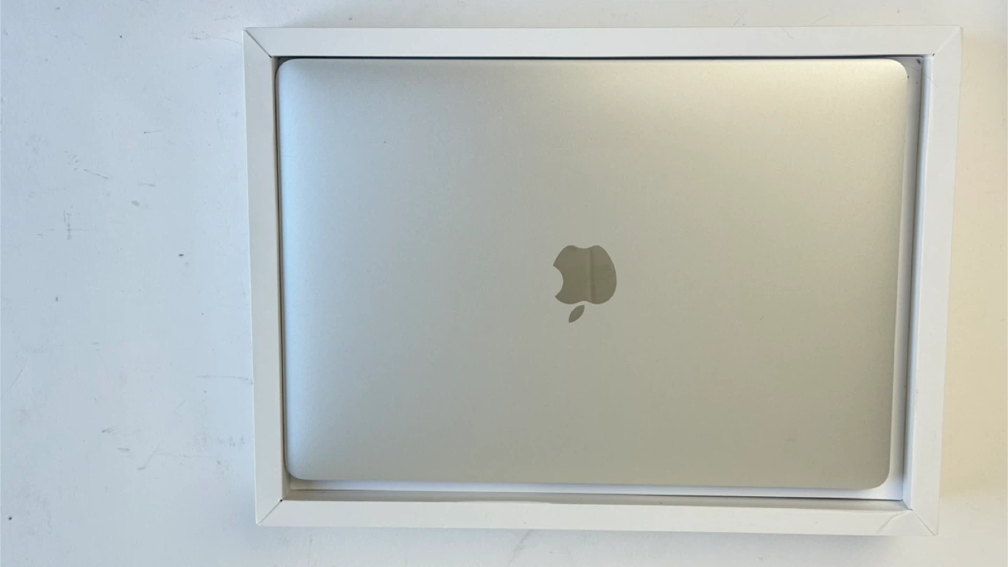 2017 Apple 13 inch MacBook Pro Laptop - photo 5