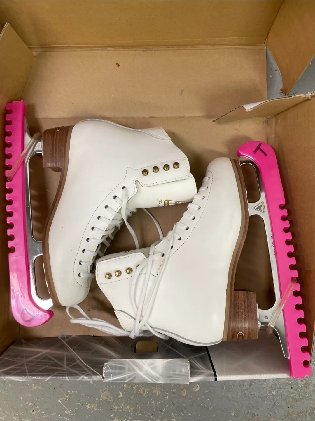 Jackson Freestyle DJ2070 Ice Skates - Size 5 image indicator(5)